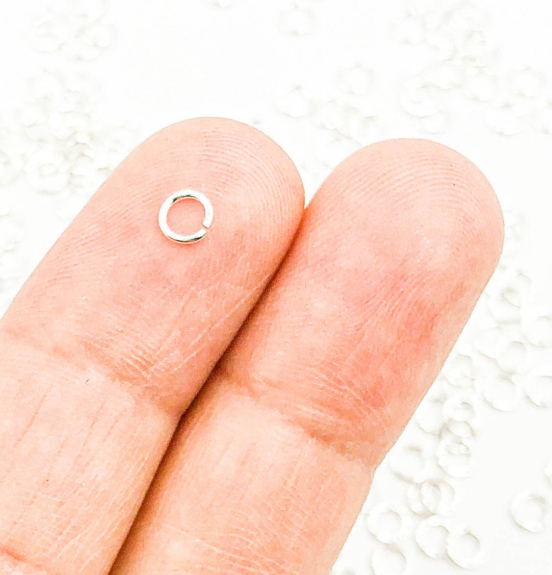 MFT060DE4. Sterling Silver Open Jump Ring 22 Gauge 4mm: 4mm / 50 Pcs / 22 Gauge