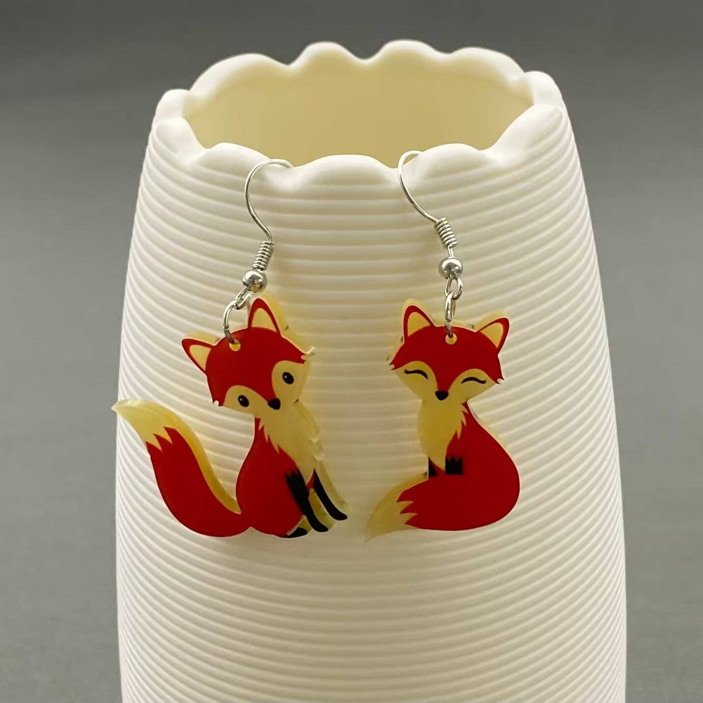 Acrylic Fox Danle Earrings - YK: B