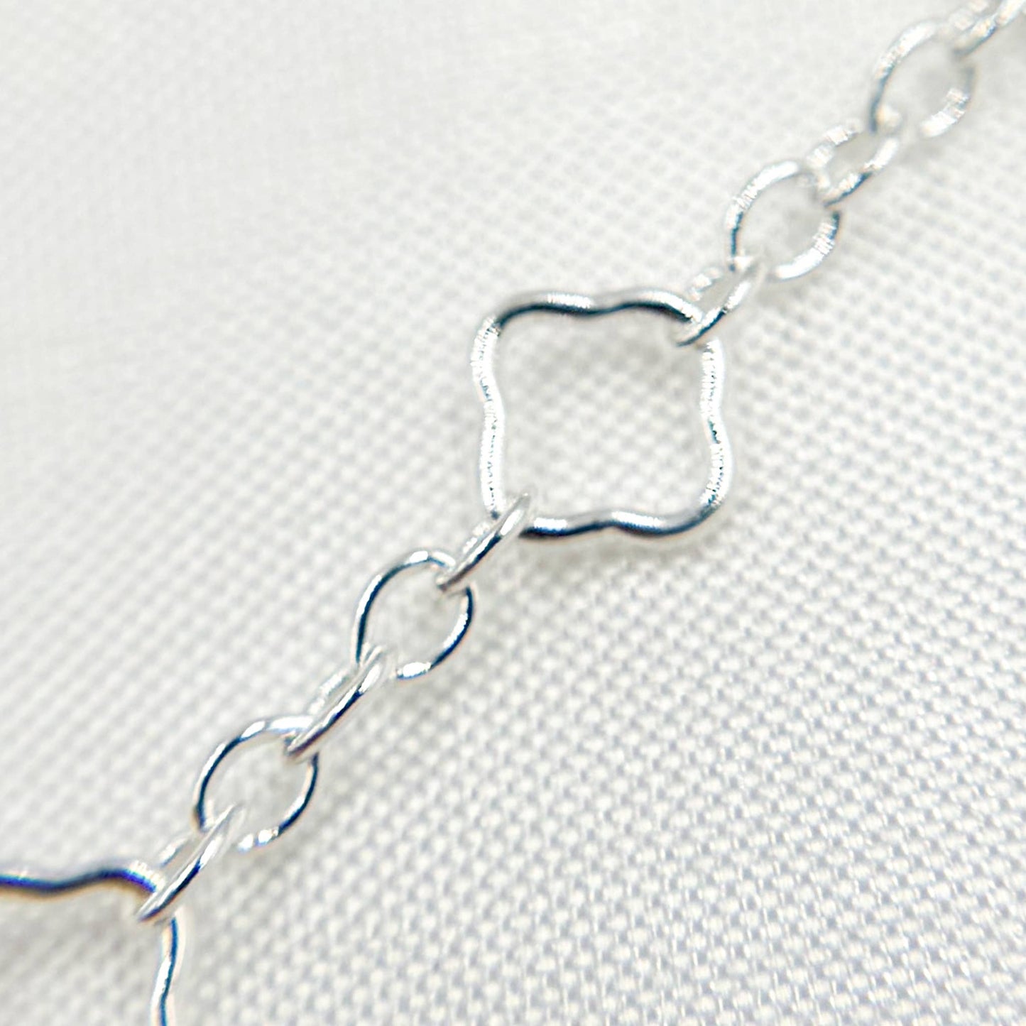 V251SS. Sterling Silver Clover Link Chain