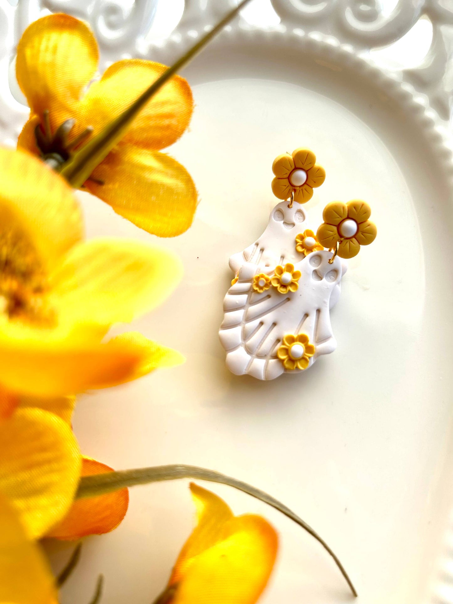 Daisy Ghost Dangles