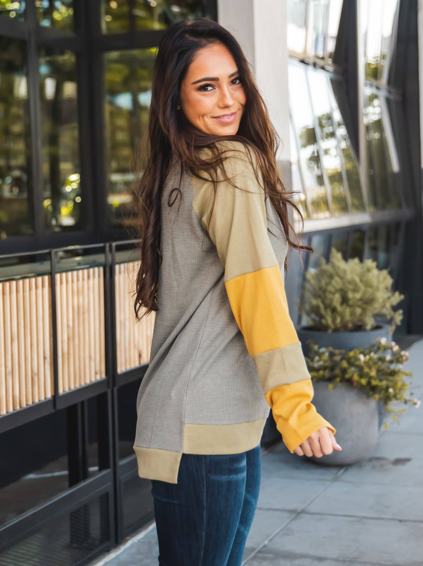 Contrast Sleeve Waffle Knit Top: Peach Gray White / Small