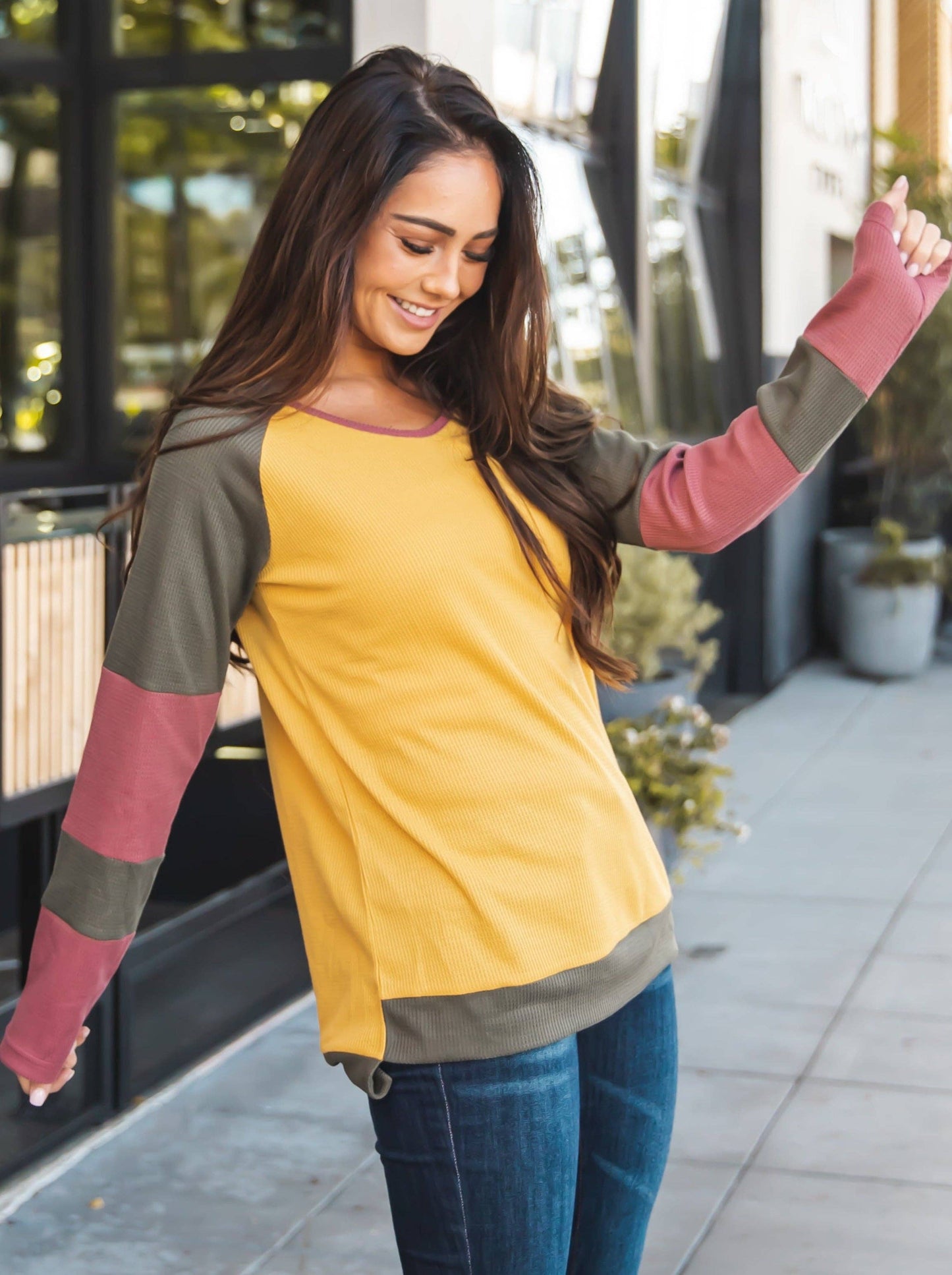 Contrast Sleeve Waffle Knit Top: Peach Gray White / X-Large