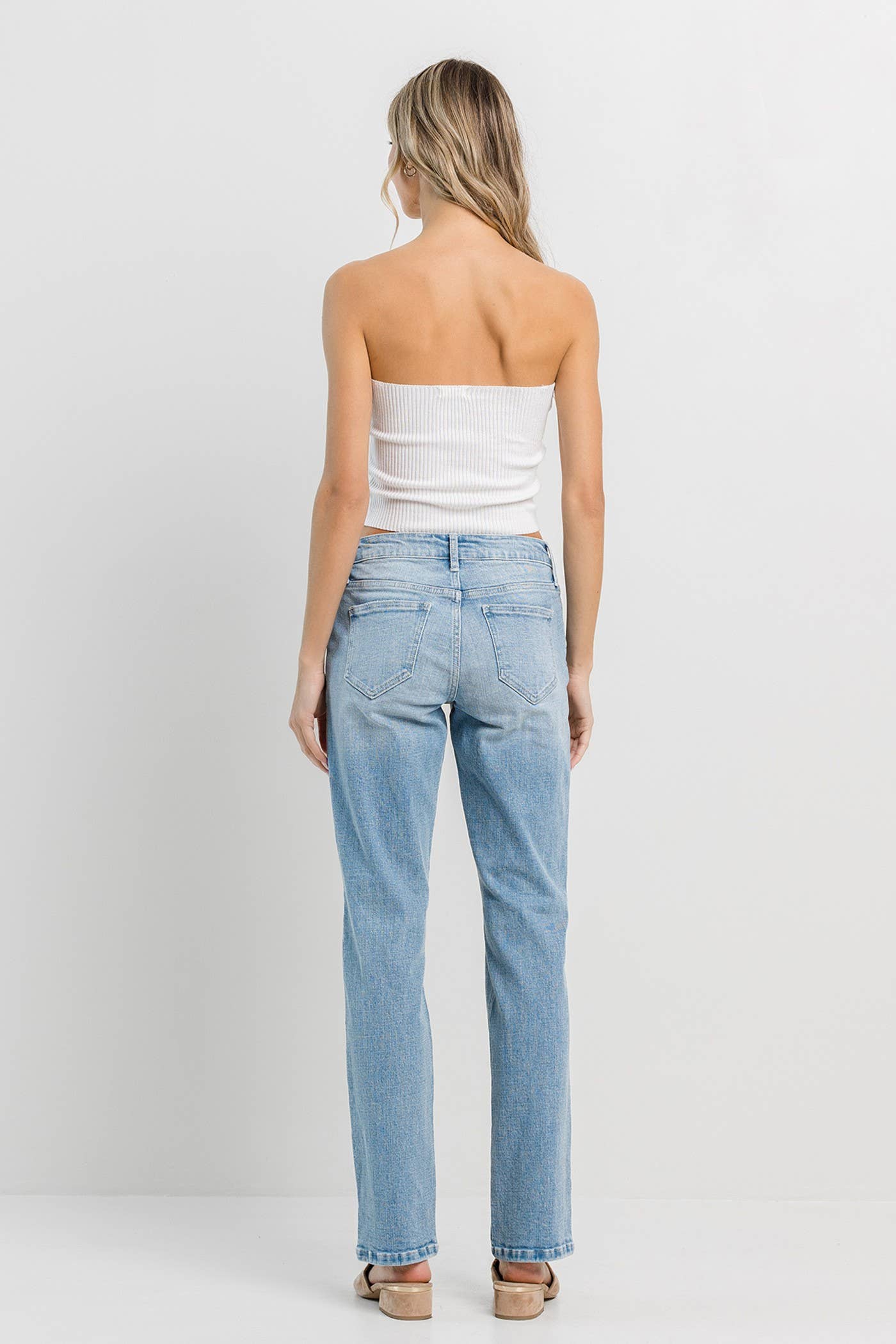 Straight with Knee Rips: Light Denim / 7 / Straight
