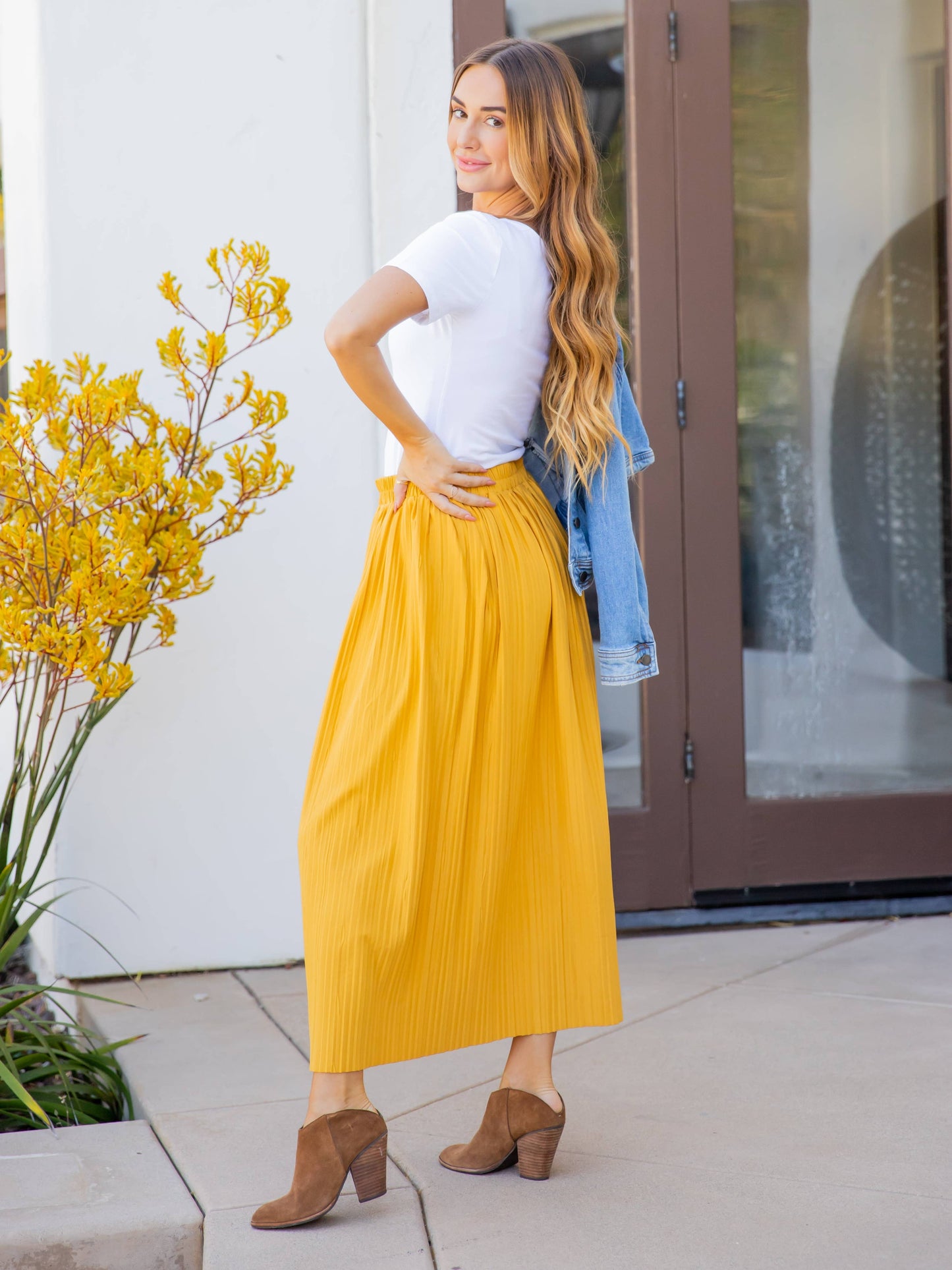 The Reed Pleated Midi Skirt: Navy / Small