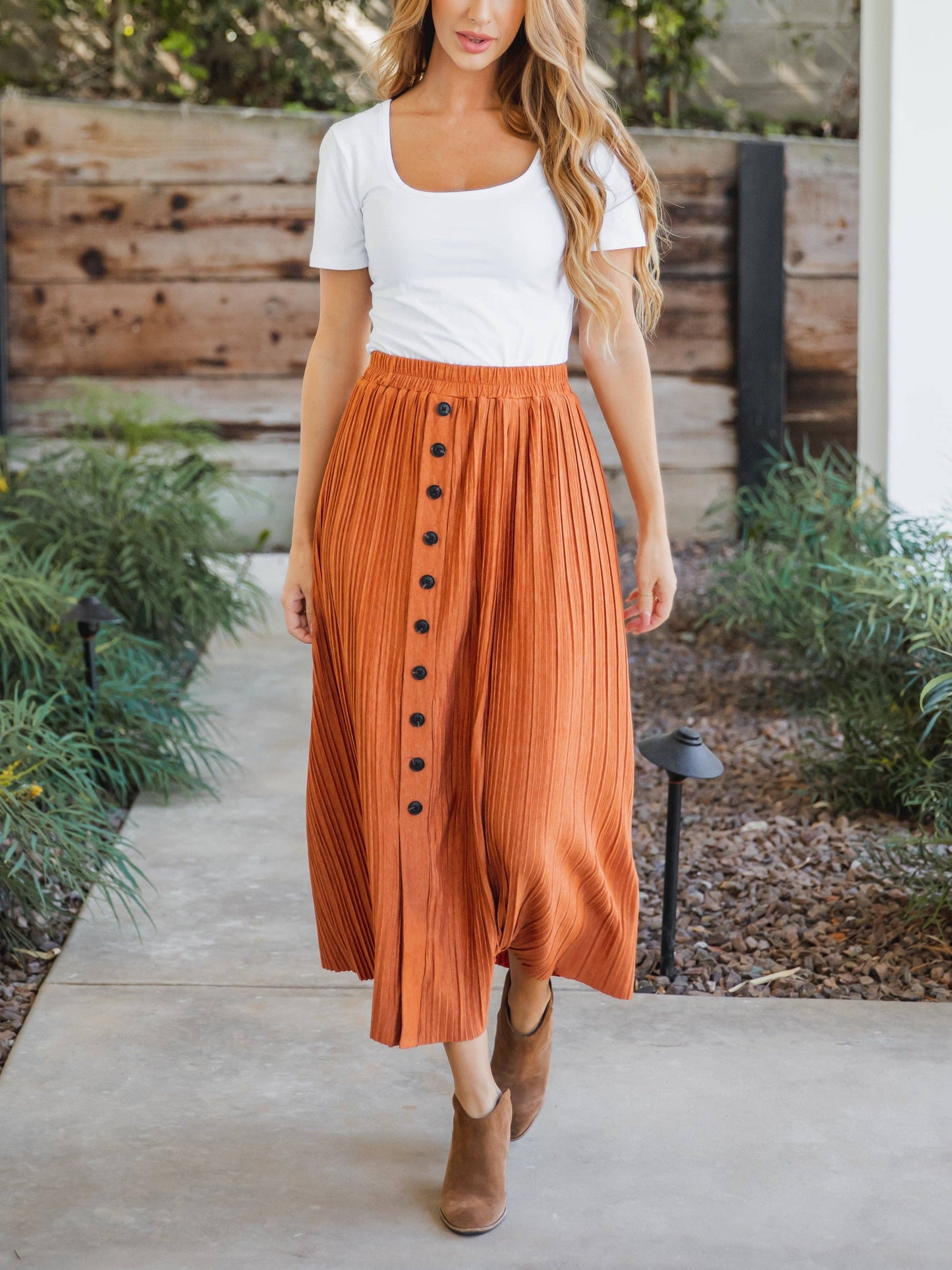 The Reed Pleated Midi Skirt: Olive Green / Small