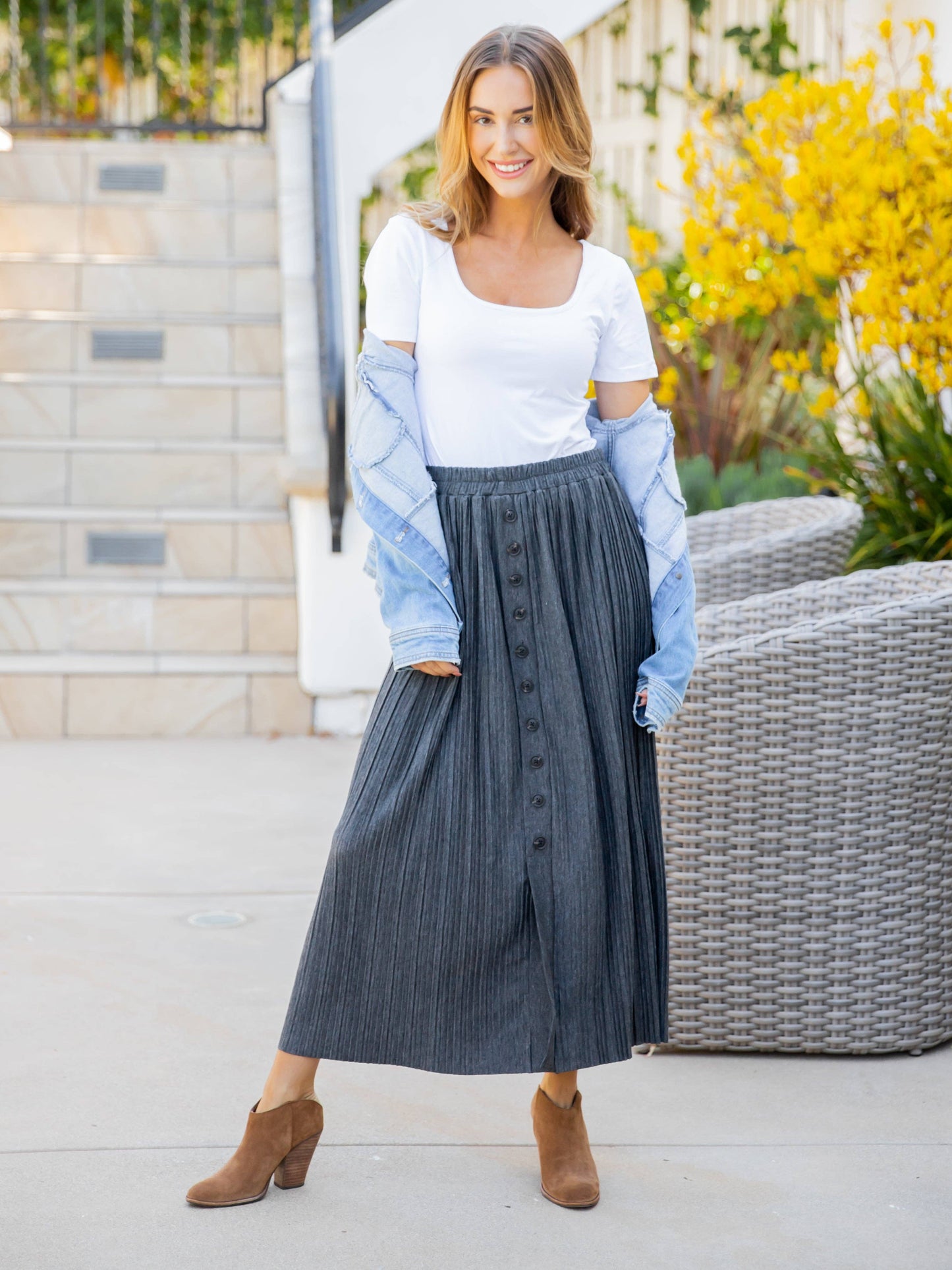 The Reed Pleated Midi Skirt: Navy / Medium