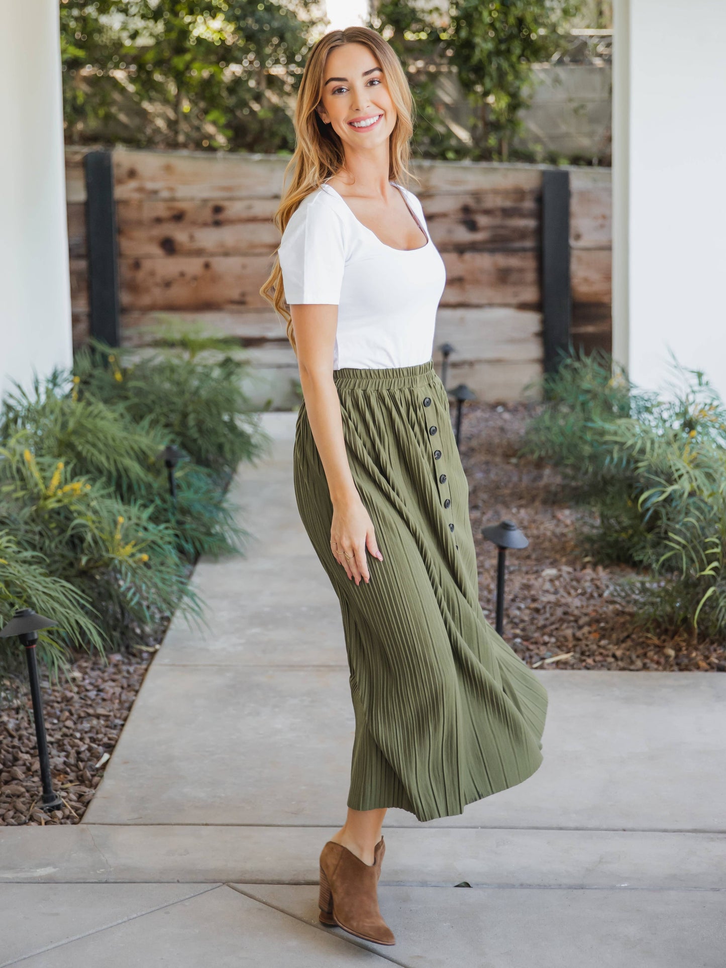 The Reed Pleated Midi Skirt: Navy / Medium
