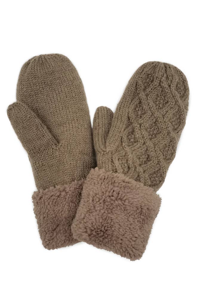 Cable Knit Sherpa Mittens: Beige