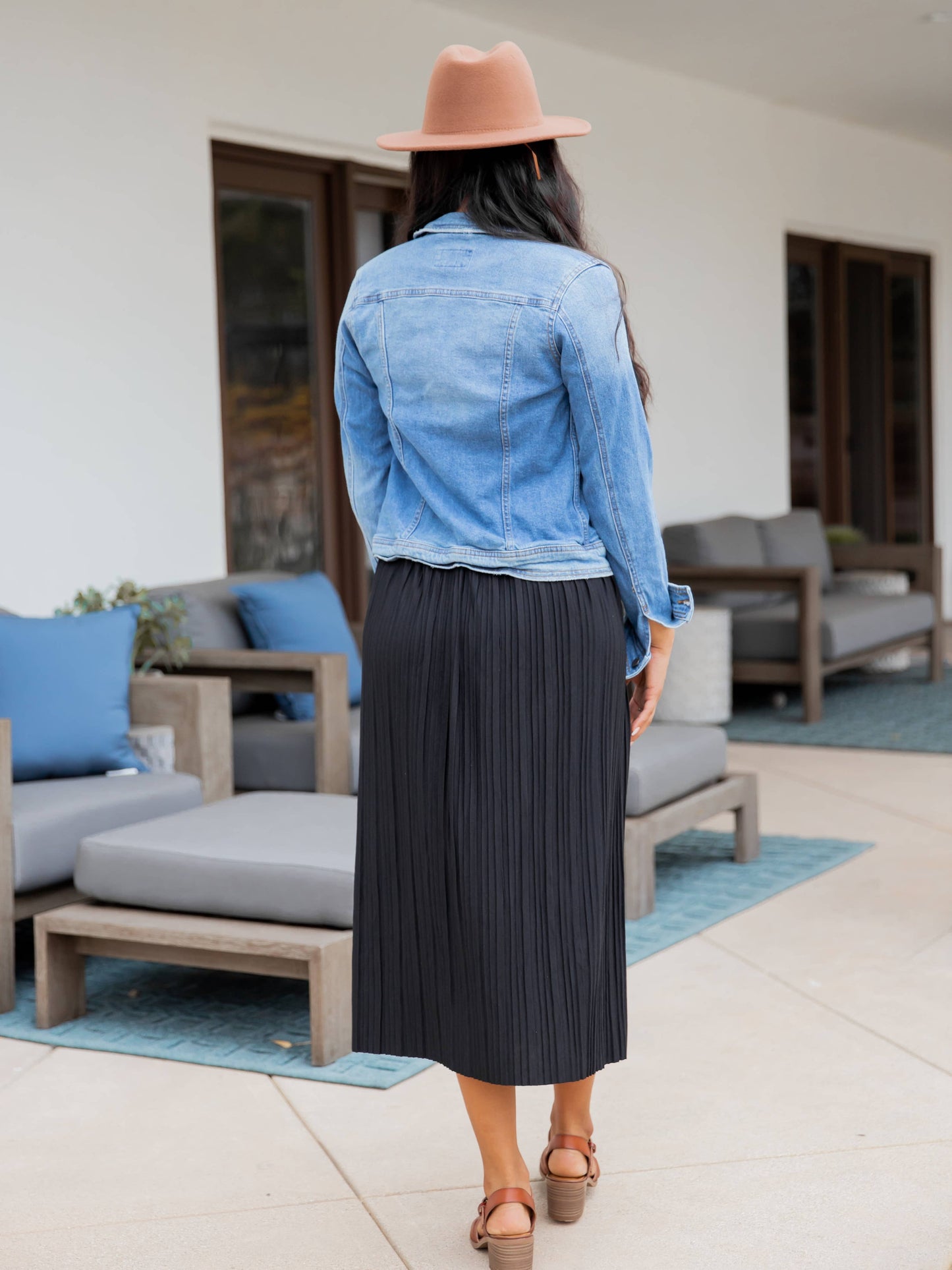 The Reed Pleated Midi Skirt: Navy / Small